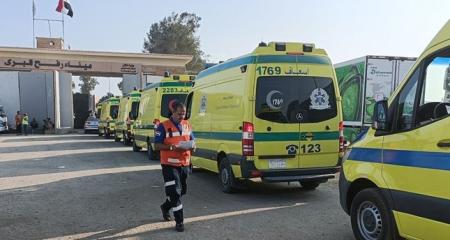 استمرار تدفق المساعدات الى غزة واستعداد لنقل 17 مصابا الى رفح