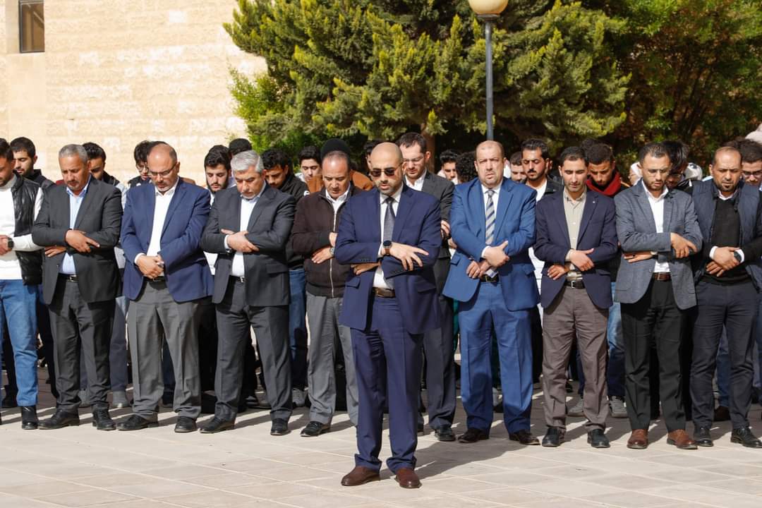 صلاة الغائب في الجامعة الهاشمية على روح الشهيد أبوالرب...صور