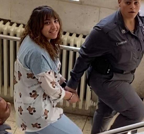 عائلة الاسيرة الطفلة نفوذ حماد: لا نعلم مكانها