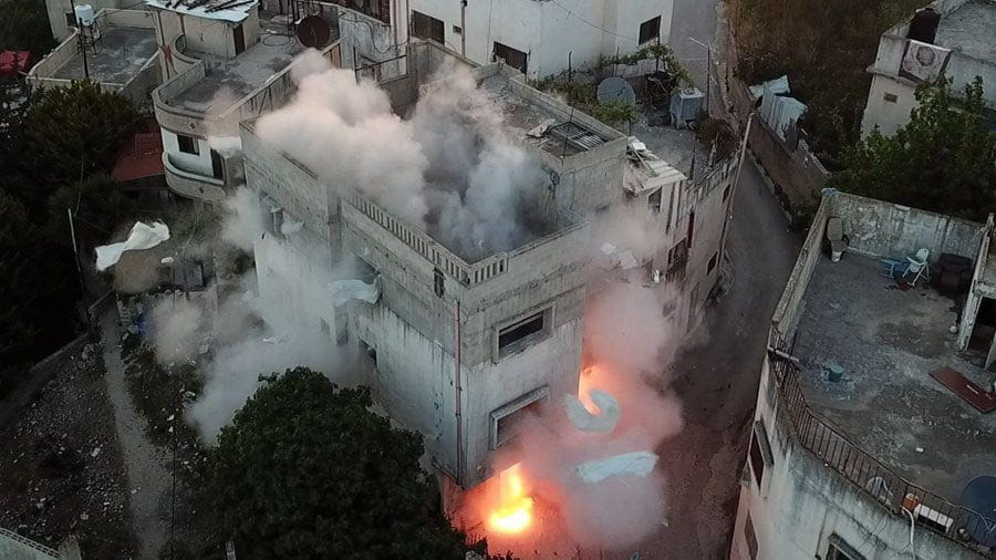 الاحتلال يفجر منزل الشهيد داود درس في مخيم دير عمار غرب رام الله