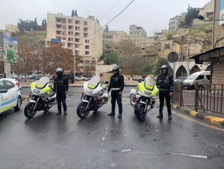 3 اصابات بحوادث تدهور وانقلاب في عمان