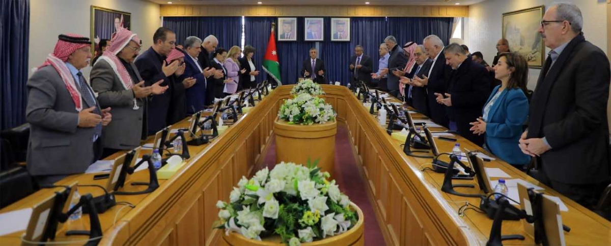 عمل الأعيان تقر معدل تنظيم العمل المهني كما ورد من النواب