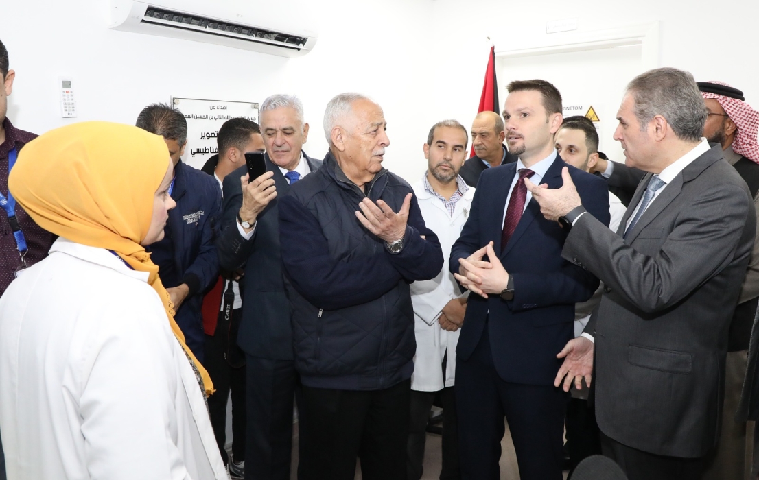 العيسوي يتفقد وحدة الرنين المغناطيسي بمستشفى معاذ بن جبل بالأغوار