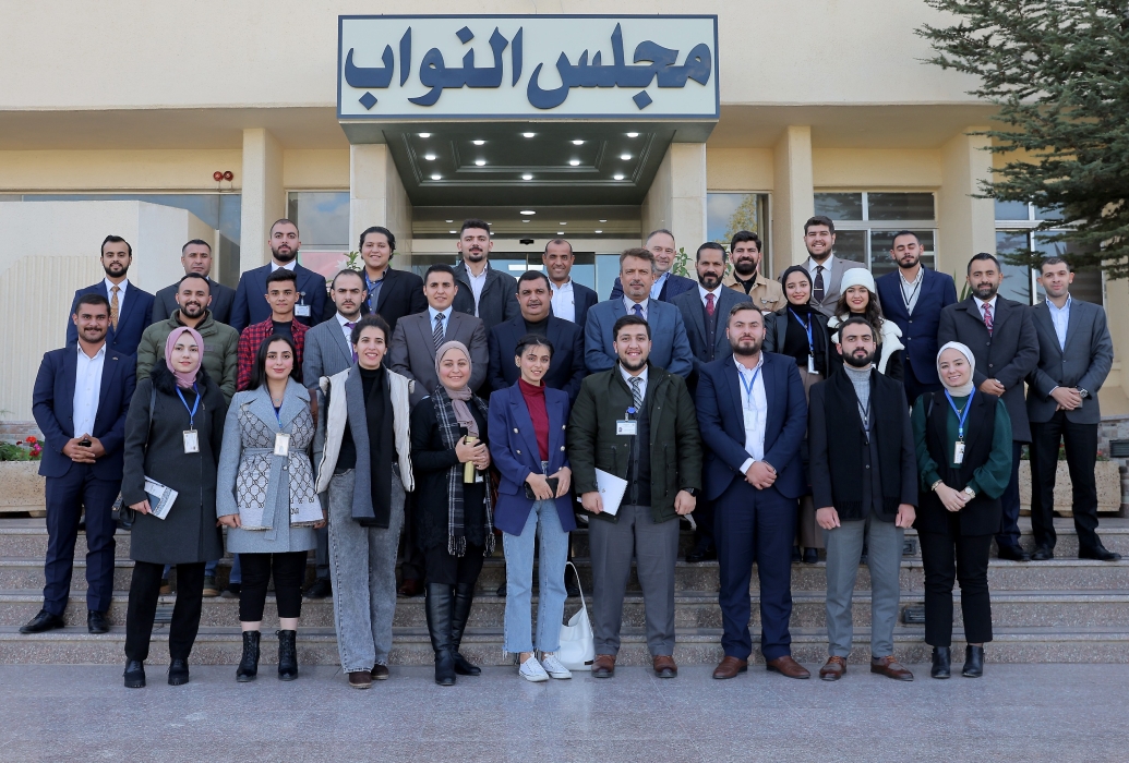 كتلة البرنامج النيابية تجتمع بأعضاء برنامج زمالة البرلمانية