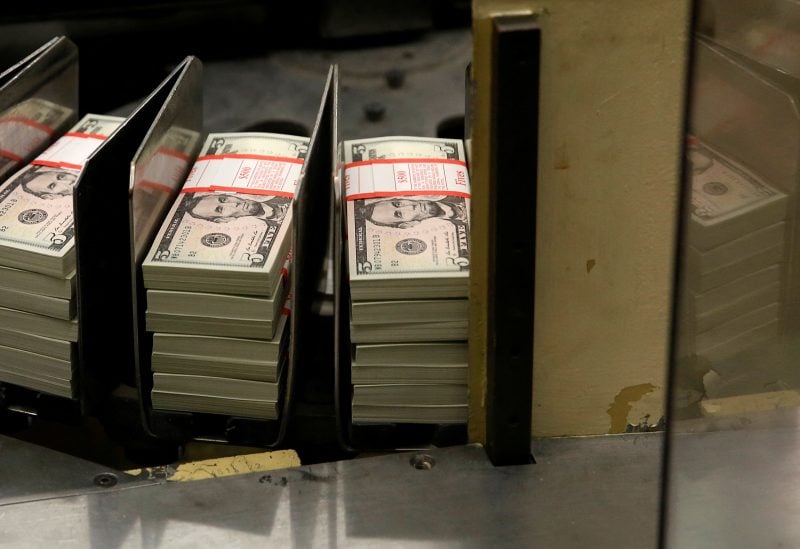 هبوط الدولار إلى أدنى مستوى في أكثر من ثلاثة أشهر