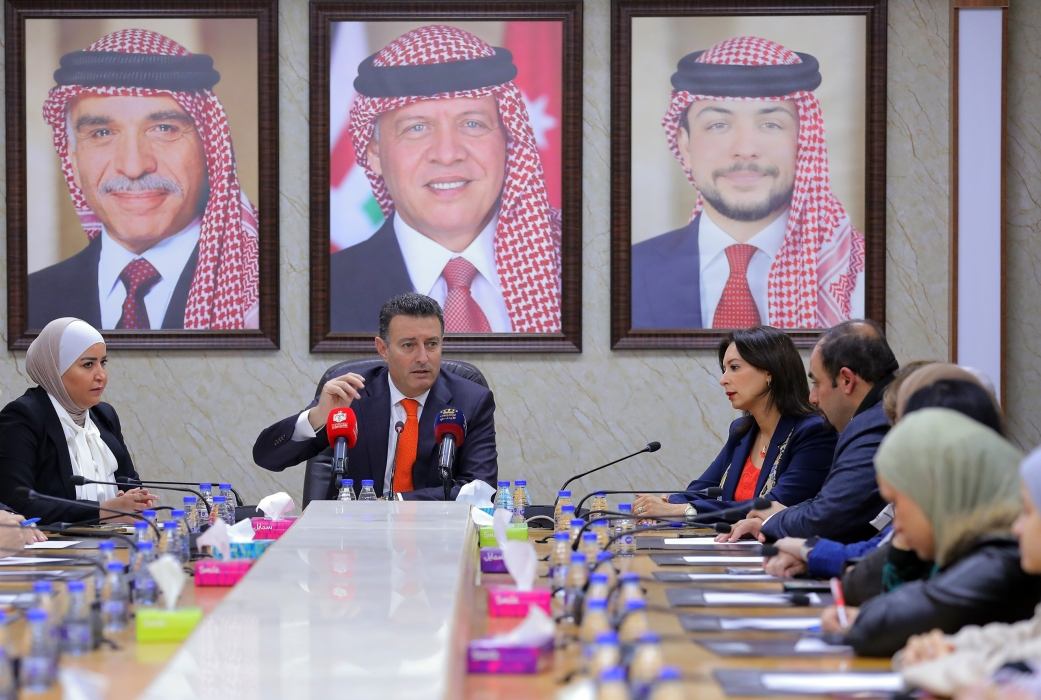 الصفدي يلتقي طالبات من اليرموك ويؤكد دعم المجلس لكل خطوات تمكين المرأة والشباب