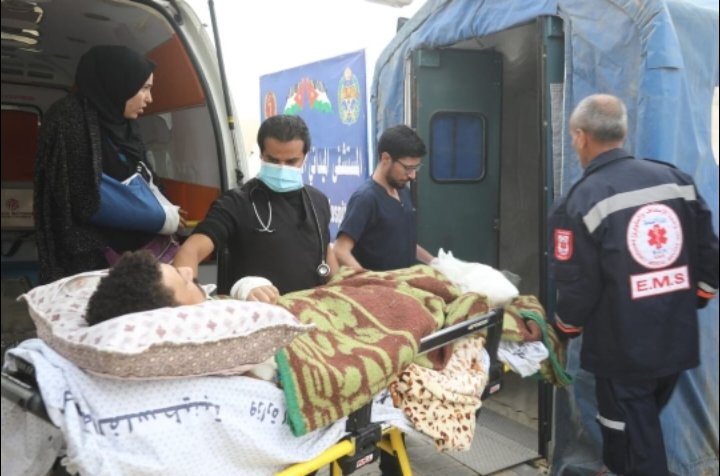المستشفى الميداني الأردني الخاص2 جنوب غزة يستقبل جرحى القصف الإسرائيلي اليوم_صور