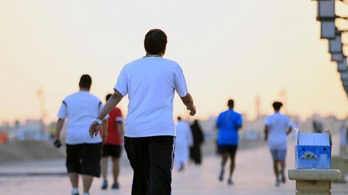 المشي بهذه الطريقة يقلل من الكرش.. فلتجربوها!