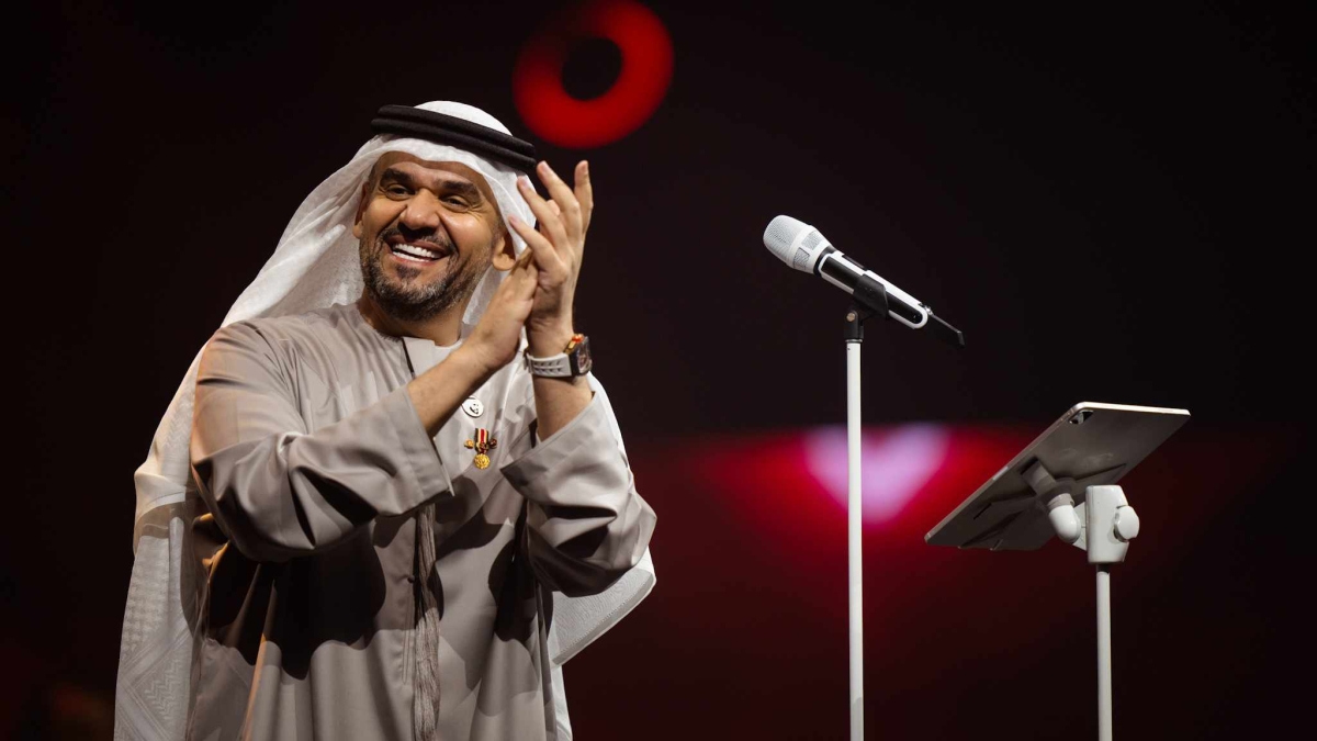 حسين الجسمي يرفع سقف الإبهار وحب الوطن بأداء النشيد الوطني الإماراتي على البيانو...صور