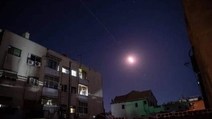 سانا: إسرائيل استهدفت مواقع في محيط دمشق فجر السبت
