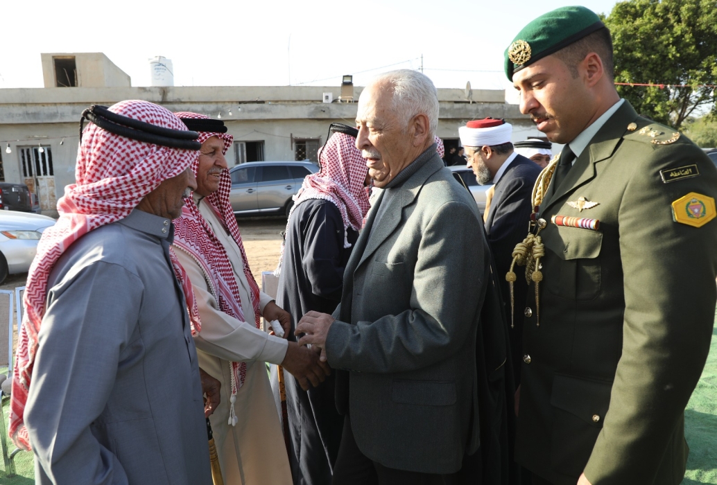 مندوبا عن الملك.. العيسوي يعزي عشائر العدوان