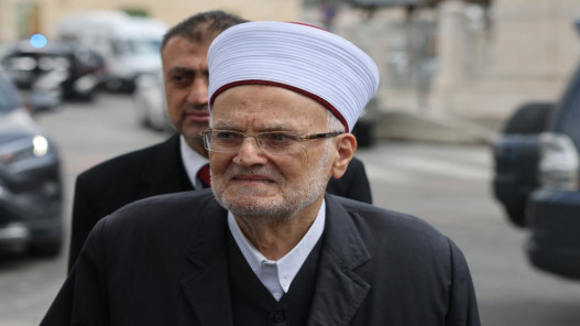 الاحتلال يخطر بإخلاء عمارة في القدس يقطنها 100 شخص منهم خطيب المسجد الأقصى