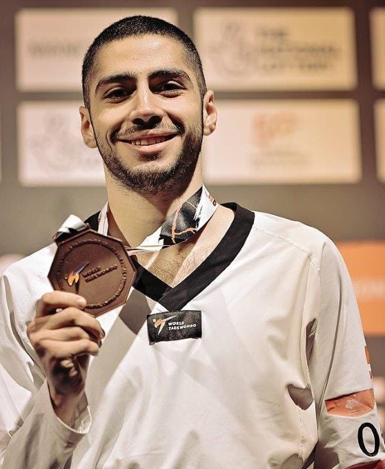 طالب عمان الأهلية زيد مصطفى يحجز مقعده في دورة الألعاب الأولمبية باريس 2024