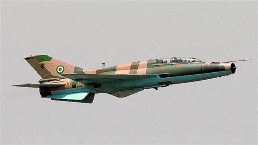 سلاح الجو النيجيري يقصف قرية بـالخطأ في غارة ضد الإرهاب