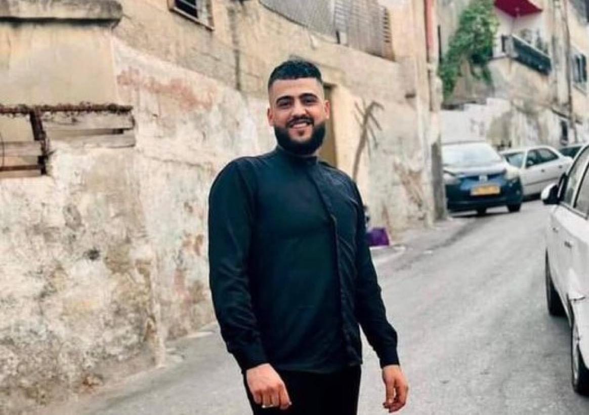 ارتقاء شاب مقدسي بعد تفجير الاحتلال باب منزله في قلنديا