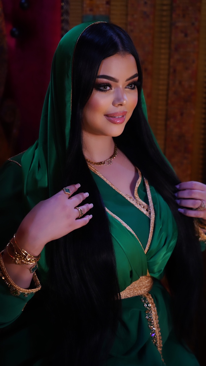 صابرينة بلفقيه أول مغربية تحقق الترند في أوروبا وأمريكا اللاتينية  الفنانة صابرينة بلفقيه تحقق الترند بعمل مغربي إسباني