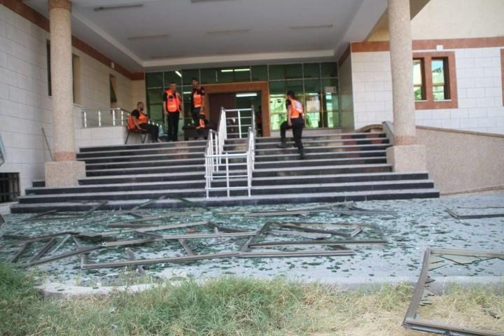 قصف محيط مستشفى ناصر والنيران تشتعل بمستشفى اليمن