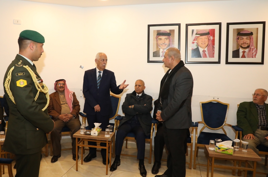 مندوبا عن الملك وولي العهد العيسوي يعزي الرواشدة والهباهبة ،والمؤمني.