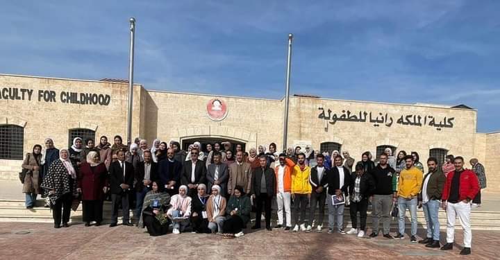 كلية الملكة رانيا للطفولة في الجامعة الهاشمية تلتقي بطلبتها الجدد