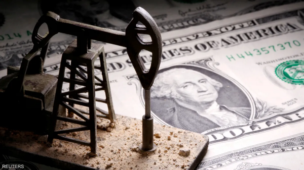 النفط يواصل مكاسبه مع سعي أميركا لشراء احتياطيات استراتيجية