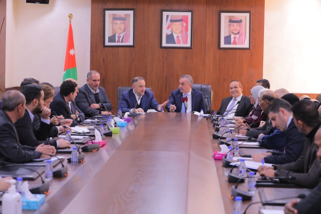 الاقتصاد والريادة النيابيتان تلتقي مستثمرون في مجال تكنولوجيا المعلومات