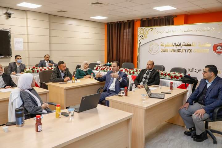 كلية الطفولة بالجامعة الهاشمية تعقد ورشة تعريفية حول مشروع التعليم المبكر (أساس)