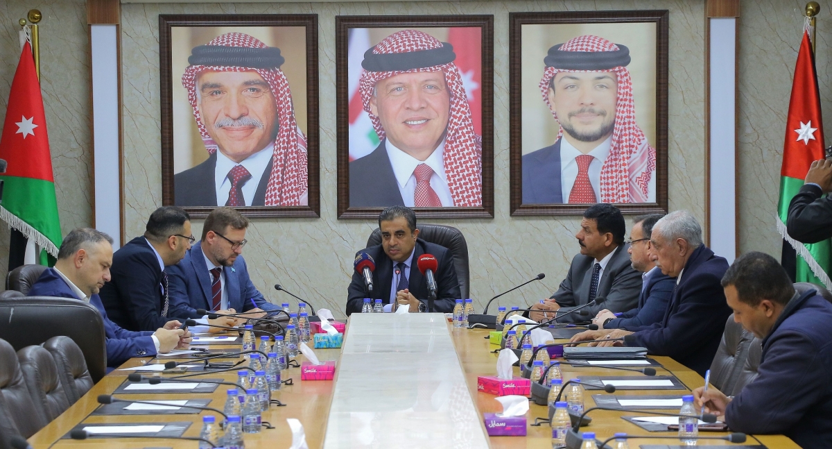 فلسطين النيابية تلتقي مدير الأونروا في الأردن
