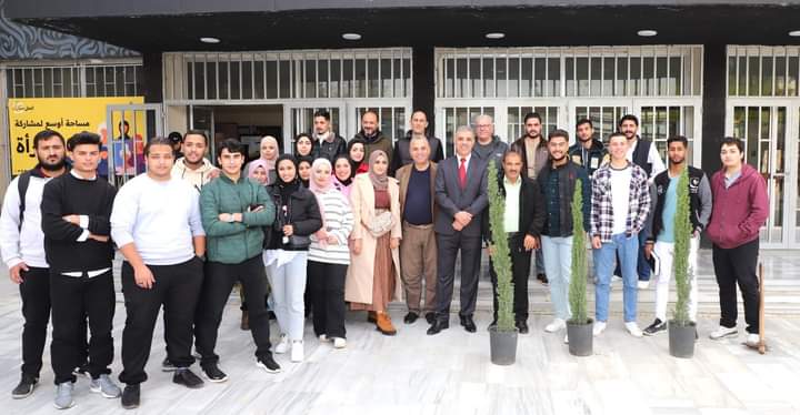 طلبة جامعة اليرموك يغرسون 200 شجرة ضمن مبادرة خضراء يا يرموك