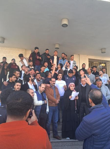 وقفة تضامنية حاشدة في كلية اربد الجامعية نصرة لأهل غزة
