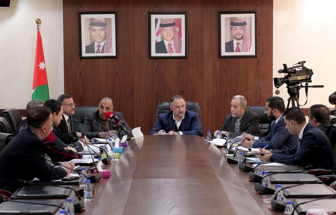 الاقتصاد النيابية تناقش سياسة صندوق استثمار أموال الضمان.