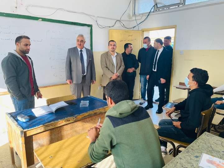مدير الشؤون التعليمية بلواء الكورة يتفقد طلبة الثانوية العامة في مدارس لواء الكورة