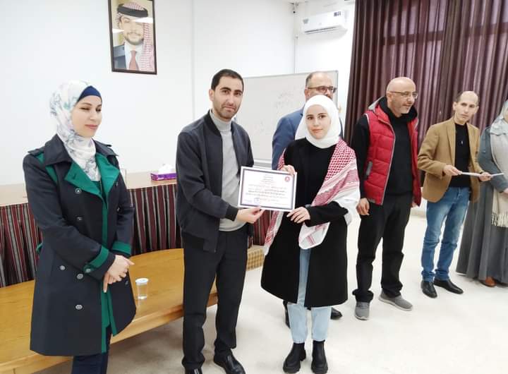 عميد شؤون الطلبة يرعى حفل اختتام أعمال دورة لغة الإشارة في الجامعة الهاشمية _صور