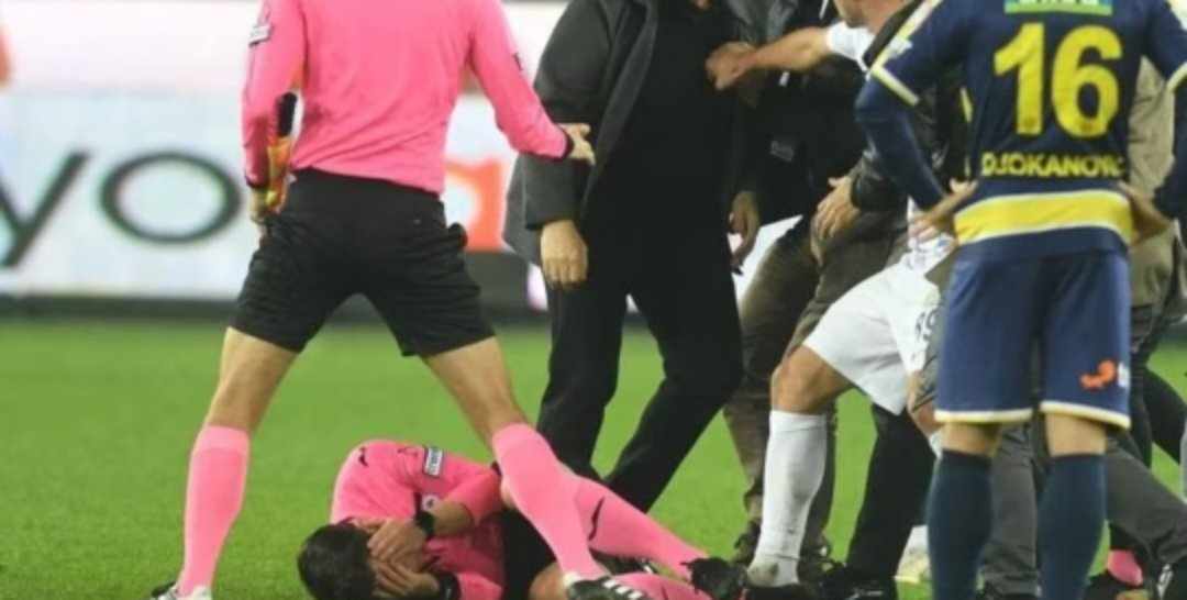 تعليق جميع مباريات كرة القدم في الدوري التركي