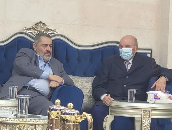 الفايز يعزي المومني بوفاة شقيقه