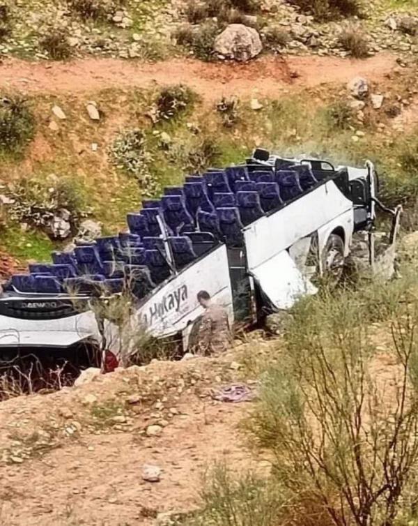 الإدارات المرورية عن مسببات حادث سلحوب: الانزلاق وتغيير المسرب