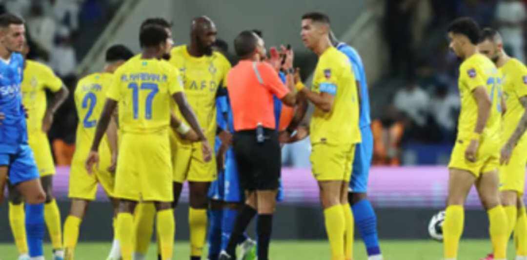 غضب بين لاعبي النصر بعد قرار فينغا بتخفيض مكافآت الفوز