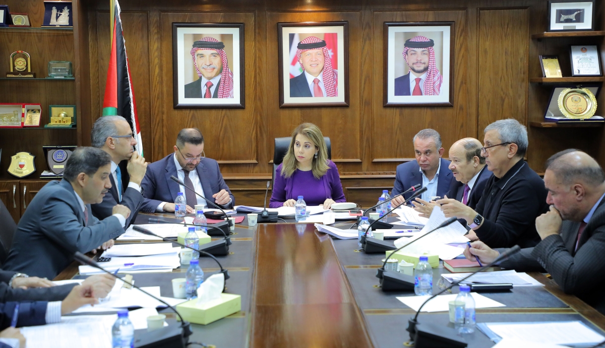 مالية الأعيان تلتقي وزير المالية ورئيس ديوان المحاسبة
