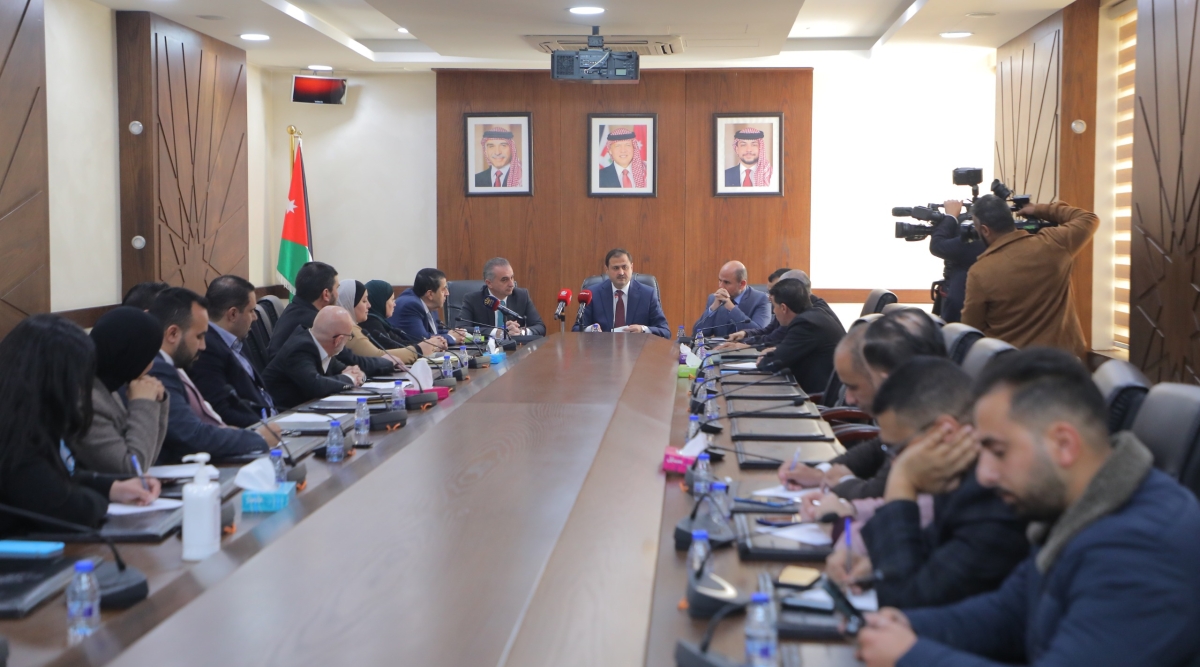 تربية النواب تبحث المُدرسين العاملين بـالعلوم التطبيقية