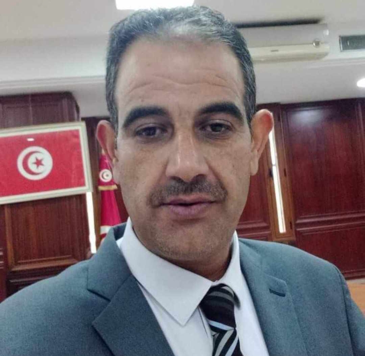 الجبور يهنئ عبد العزيز الفايز بحصوله على شهادة الدكتوراه
