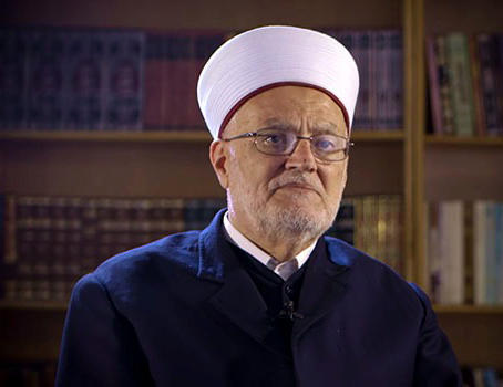 الشيخ عكرمة صبري.. ملاحقات وقرارات تعسفية لا تنتهي