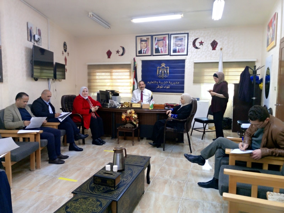 العوران يعقد اجتماعاً لمندوبي المديرية و المنسقين الإداريين المشاركين في امتحان الثانوية العامة 2023الدورة التكميلية