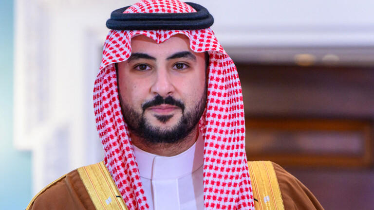 وزير الدفاع السعودي يلتقي رئيس الوزراء البريطاني