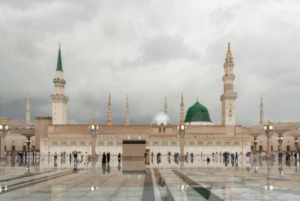 إتاحة زيارة الروضة الشريفة بالحرم النبوي بعد عام من آخر تصريح
