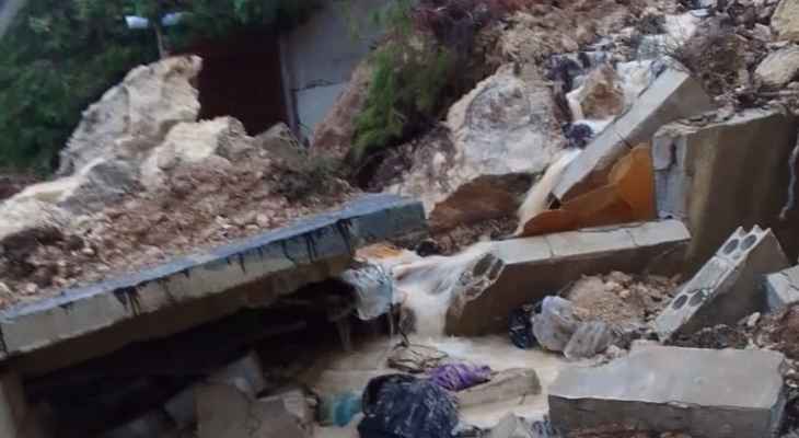 وفاة أربعة أطفال سوريين بانهيار غرفة نتيجة الأمطار في شمال لبنان