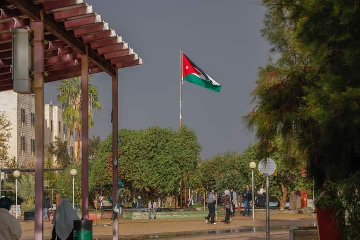 الجامعة الهاشمية تهنئ بعيد الميلاد المجيد ورأس السنة الميلادية