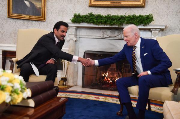 أمير قطر يتلقى اتصالا من الرئيس الأميركي