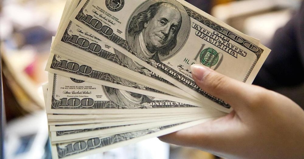 تراجع أسعار الدولار عالميا