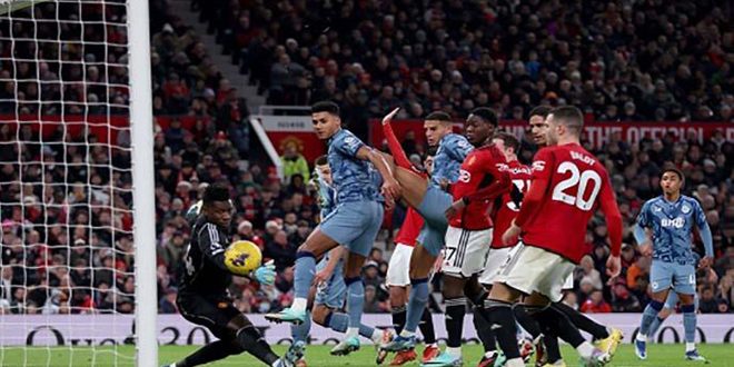 مانشستر يونايتد يفوز على أستون فيلا في الدوري الإنكليزي الممتاز