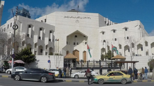 إحالة قضاة للتقاعد و نقل آخرين  أسماء
