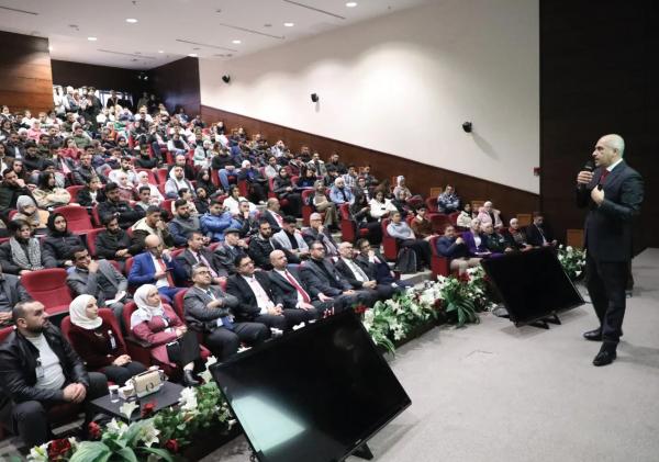 طلبة الشرق الأوسطيحاورون رئيس المركز الوطني للأمن السيبراني حول أمن المعلومات